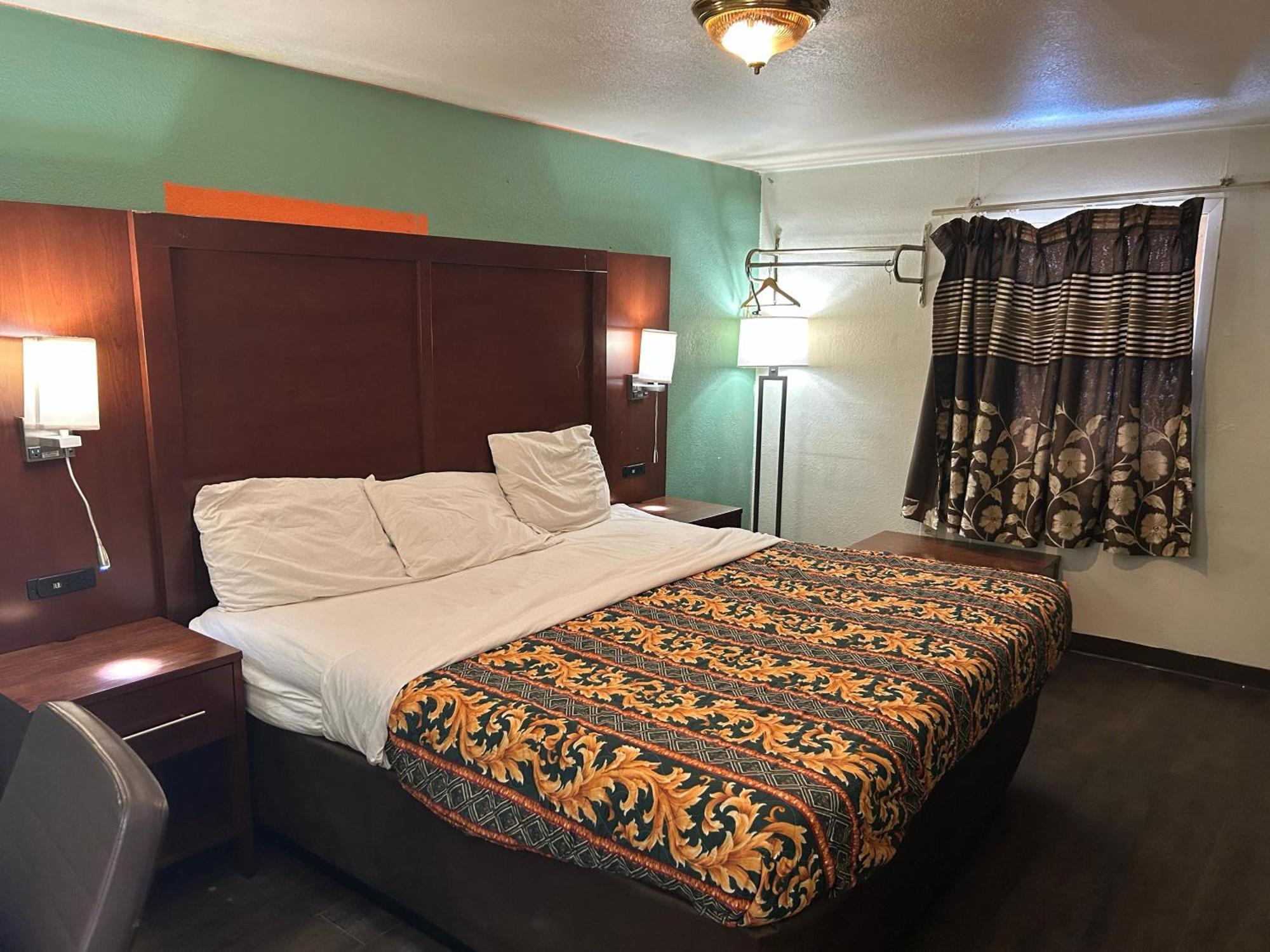 Hillcrest Motel By Oyo Aurora Near Lawrenceburg Extérieur photo