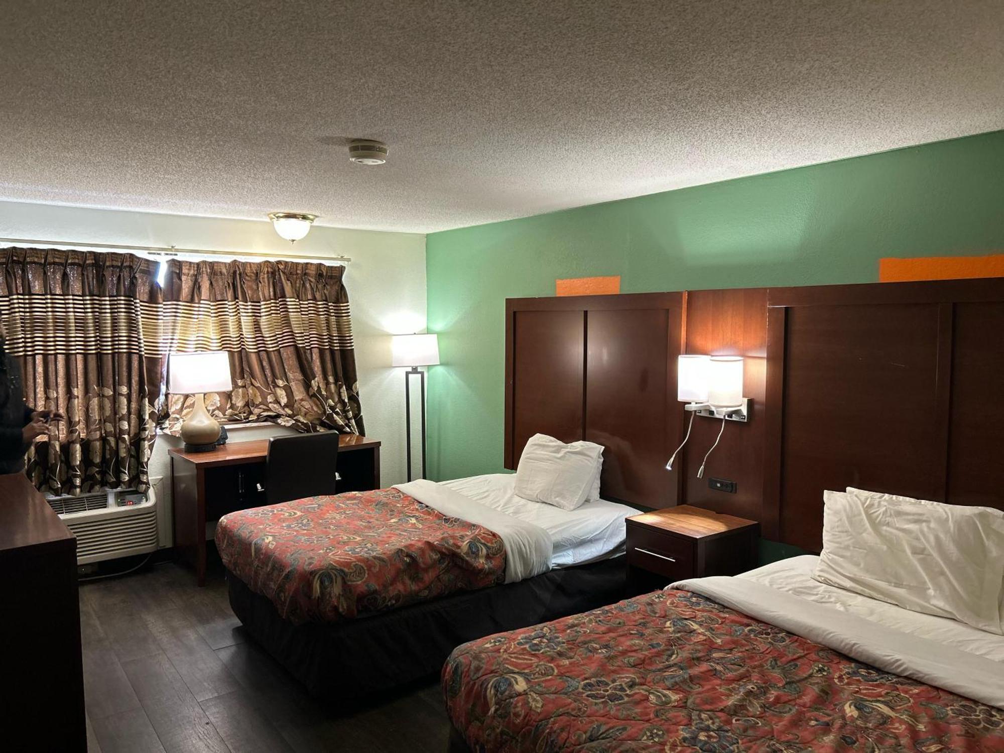 Hillcrest Motel By Oyo Aurora Near Lawrenceburg Extérieur photo