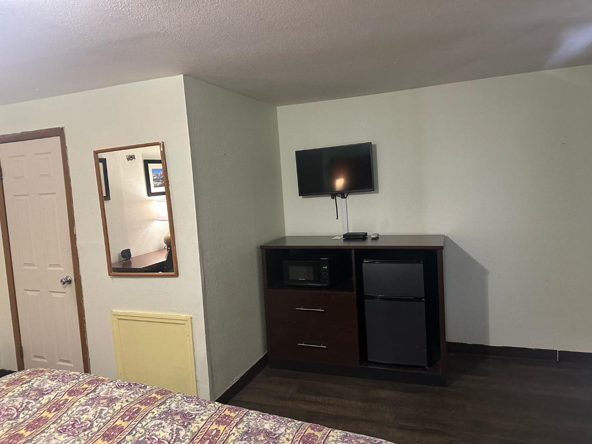 Hillcrest Motel By Oyo Aurora Near Lawrenceburg Extérieur photo