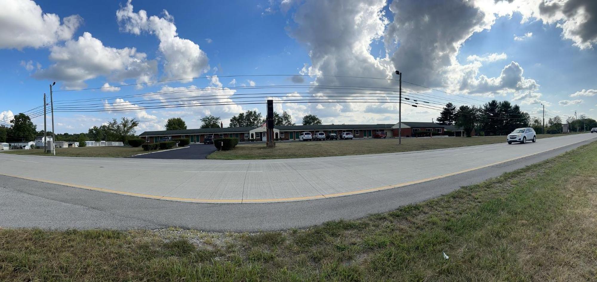Hillcrest Motel By Oyo Aurora Near Lawrenceburg Extérieur photo