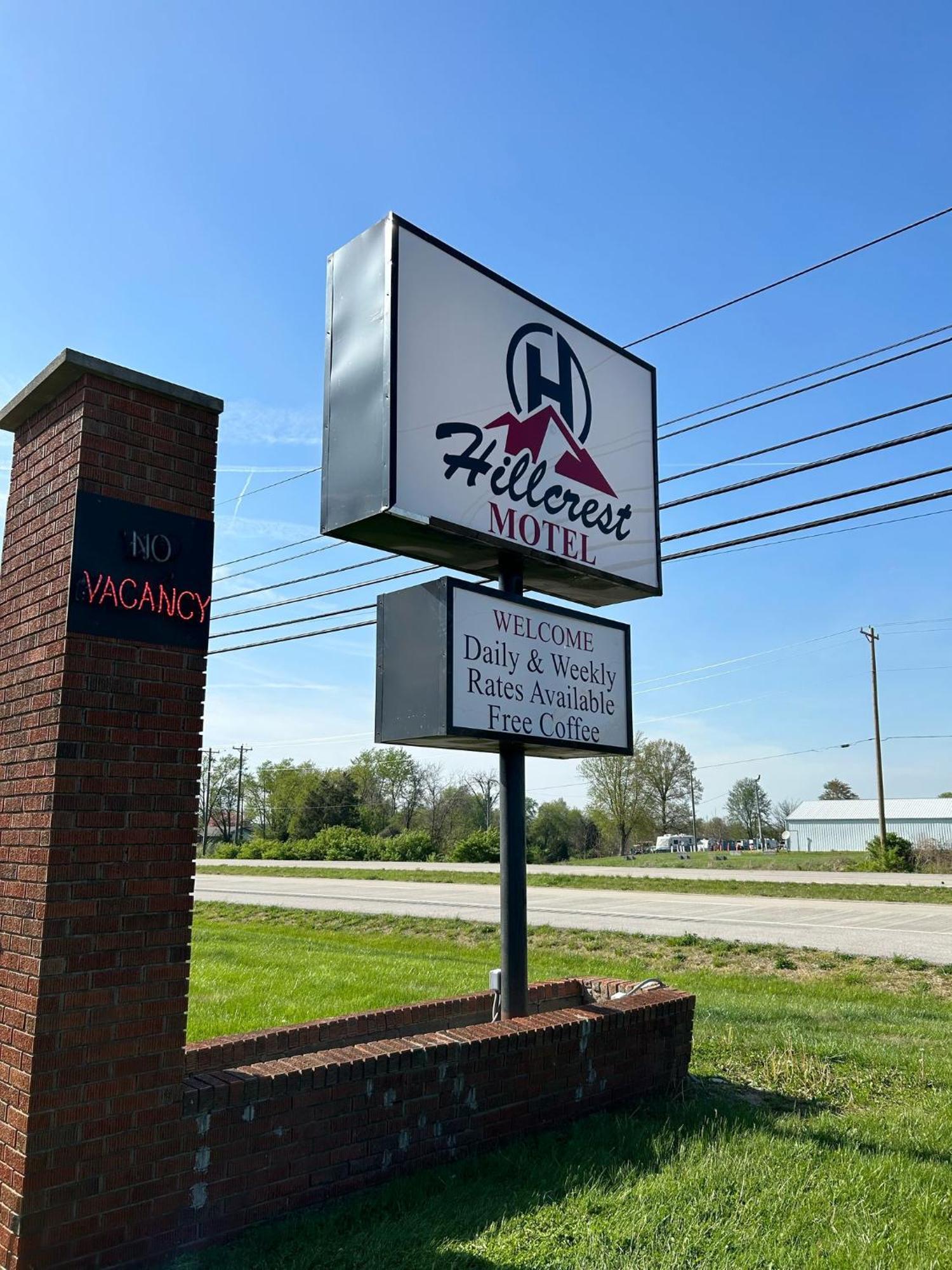 Hillcrest Motel By Oyo Aurora Near Lawrenceburg Extérieur photo