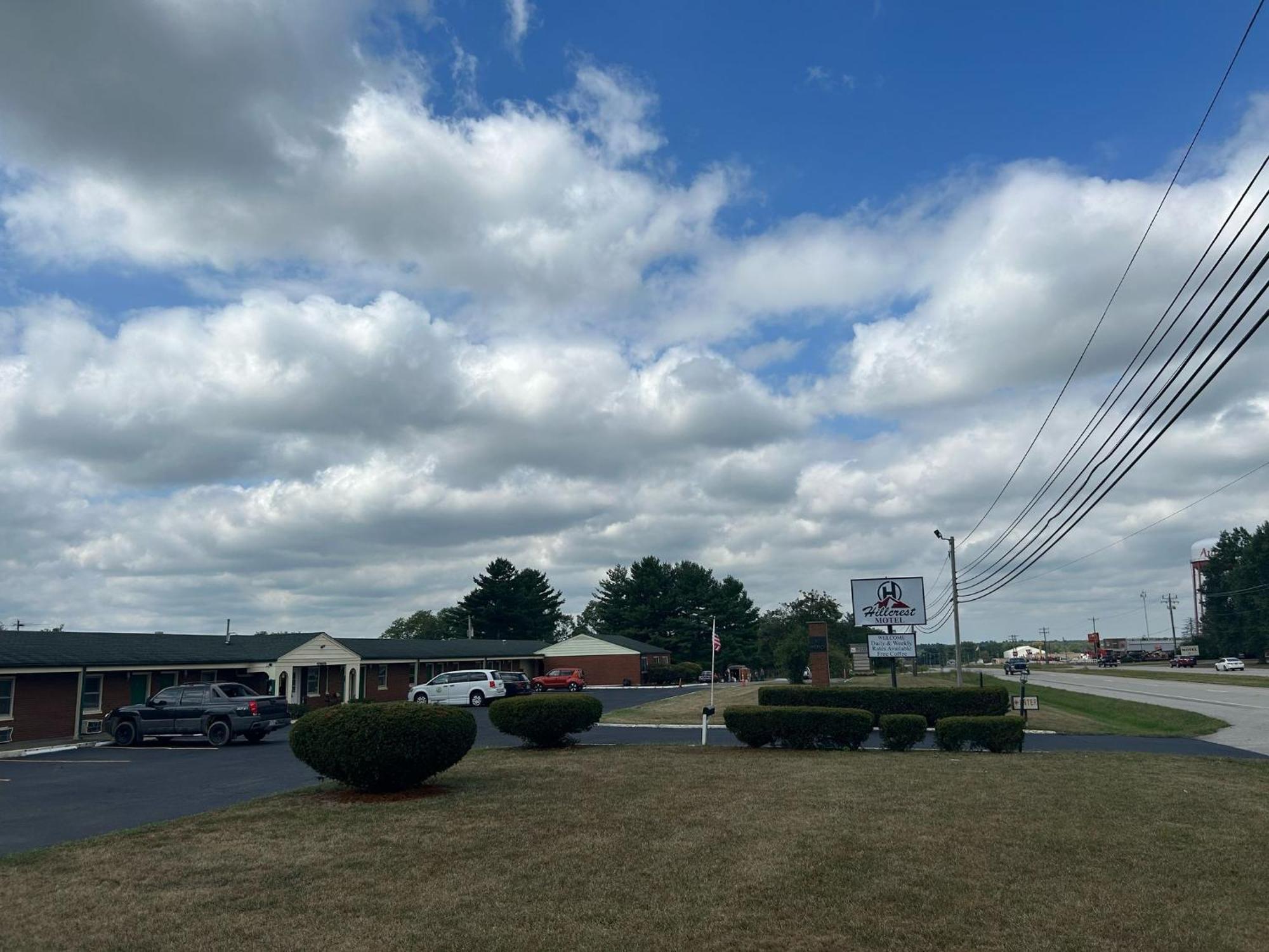 Hillcrest Motel By Oyo Aurora Near Lawrenceburg Extérieur photo
